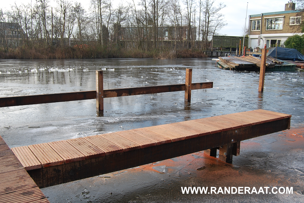 Steigers - drijfsteiger  Jan Randeraat - Loenen aan de Vecht