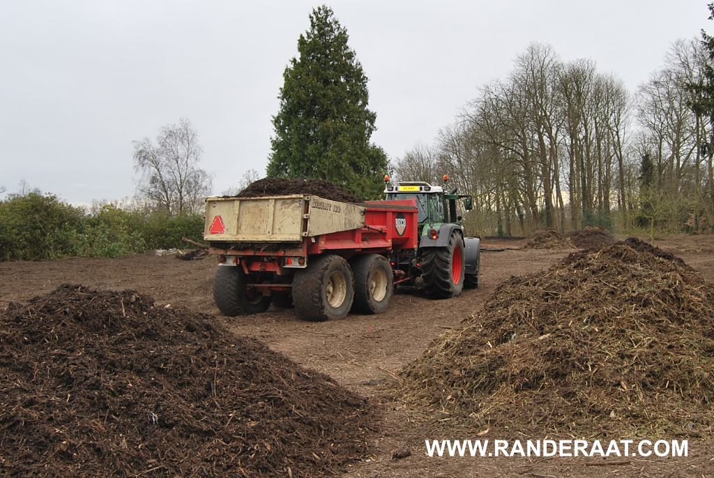 Tuin ophogen met zand grind of grond - Jan Randeraat  - Loenen aan de Vecht